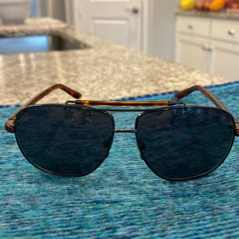 Beautiful aviators TOM FORD sunglasses